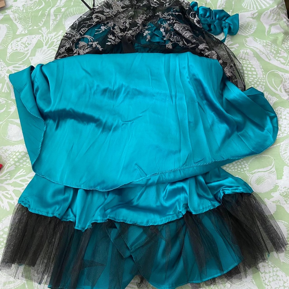 Blondie Nites Juniors’ Dress with Black Tulle & Silver Glitter Accent Size 3 - Picture 5 of 7